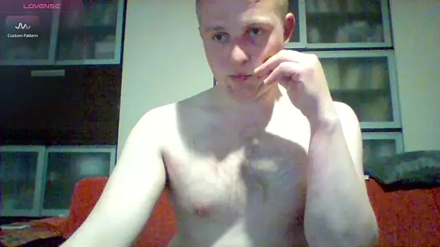 Snapshot of Matttthees chatting on March 22, 11:09 pm Matttthees online show from March 22, 11:09 pm