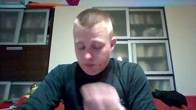 Snapshot of Matttthees chatting on January 17, 2:29 am Matttthees online show from January 17, 2:29 am