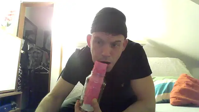 Snapshot of Cambitchboy chatting on December 10, 4:49 pm Cambitchboy online show from December 10, 4:49 pm