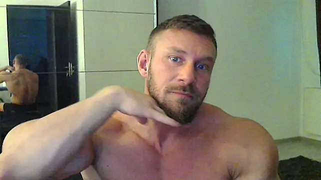 muscularkevin online show from February 17, 3:09 pm