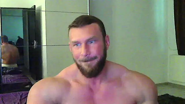 muscularkevin online show from April 23, 1:24 pm