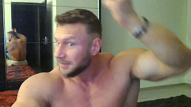 muscularkevin online show from December 10, 4:24 am