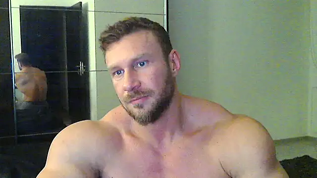 muscularkevin online show from December 28, 2:22 pm