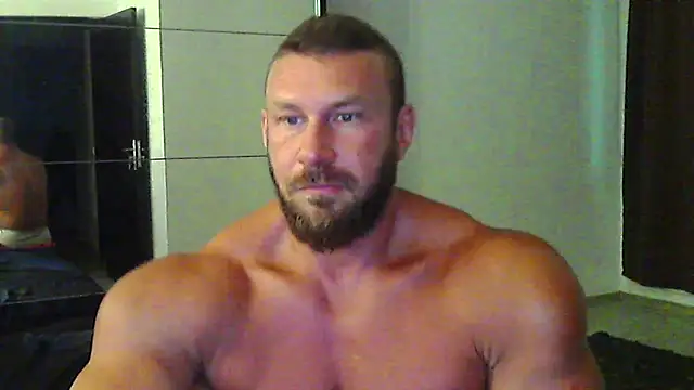 muscularkevin online show from June 24, 3:42 am