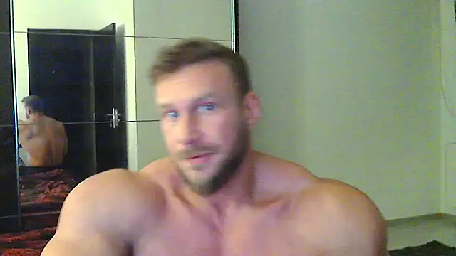 muscularkevin online show from December 4, 3:10 pm