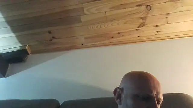 davigochi77bcn online show from March 17, 7:37 pm