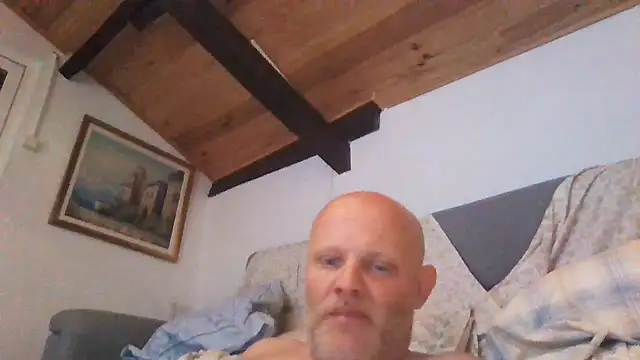 davigochi77bcn online show from August 3, 8:04 pm
