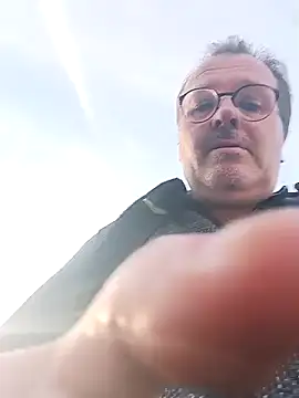 Snapshot of mike9473 chatting on October 3, 4:01 pm mike9473 online show from October 3, 4:01 pm