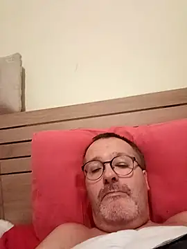 Snapshot of mike9473 chatting on October 27, 9:17 pm mike9473 online show from October 27, 9:17 pm