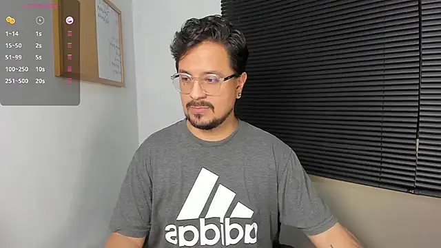 Snapshot of DaviidEvans_ chatting on December 10, 12:34 am DaviidEvans online show from December 10, 12:34 am