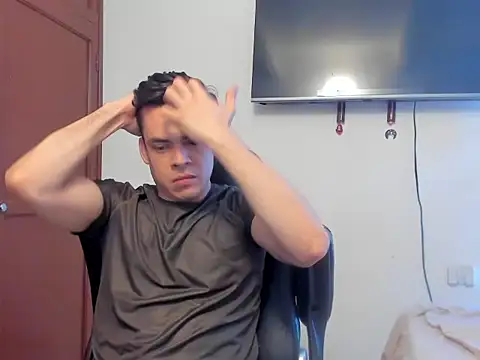 Snapshot of Lucian_Gomez_ chatting on October 5, 7:29 pm Lucian Gomez online show from October 5, 7:29 pm