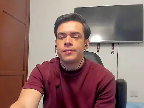Snapshot of Lucian_Gomez_ chatting on October 8, 8:46 pm Lucian Gomez online show from October 8, 8:46 pm