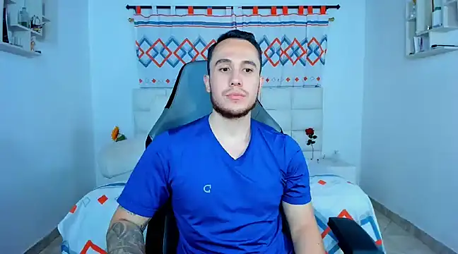 Snapshot of juan__jimenez chatting on December 15, 12:29 am juan jimenez online show from December 15, 12:29 am