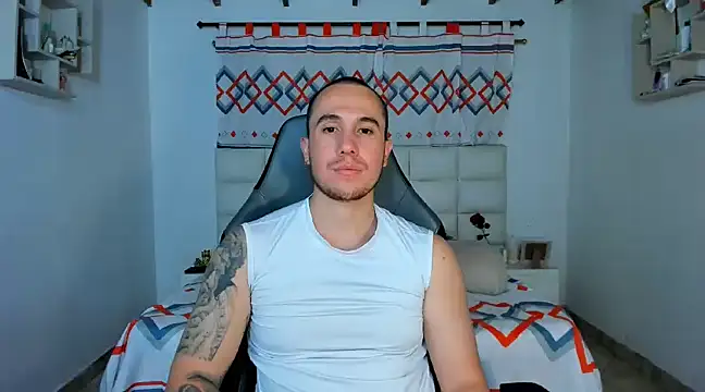 Snapshot of juan__jimenez chatting on March 17, 11:35 pm juan jimenez online show from March 17, 11:35 pm