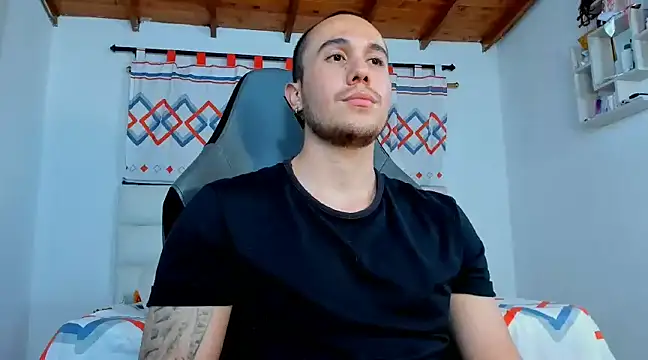 Snapshot of juan__jimenez chatting on March 19, 4:25 am juan jimenez online show from March 19, 4:25 am
