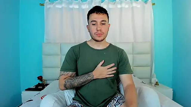 Snapshot of juan__jimenez chatting on September 16, 8:42 pm juan jimenez online show from September 16, 8:42 pm