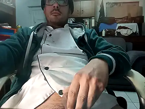 Snapshot of pedrosantos3366 chatting on December 13, 12:53 am pedrosantos3366 online show from December 13, 12:53 am