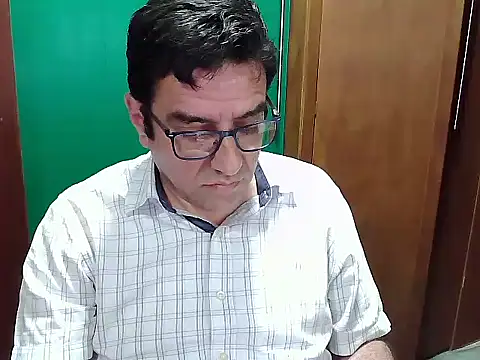 Snapshot of FernandoReuterG chatting on October 12, 1:32 am FernandoReuterG online show from October 12, 1:32 am