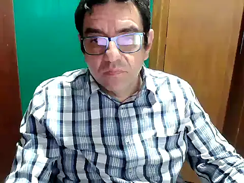 Snapshot of FernandoReuterG chatting on October 17, 2:26 am FernandoReuterG online show from October 17, 2:26 am