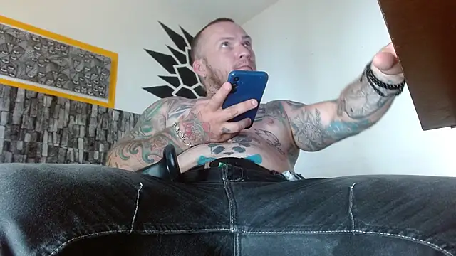 stripnolimits online show from October 22, 9:40 pm