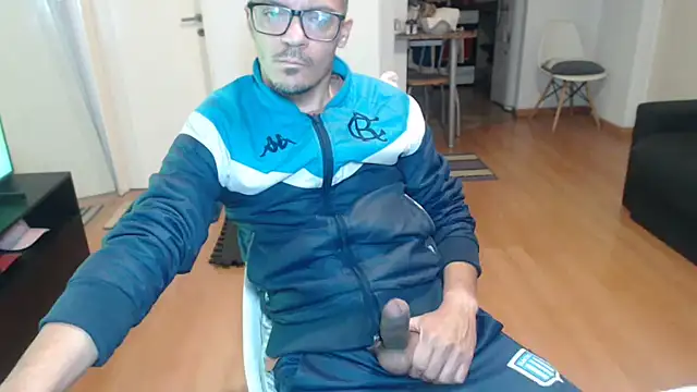 guachin hunk online show from June 14, 4:47 am