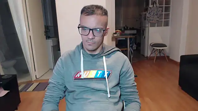 guachin hunk online show from April 12, 12:25 am