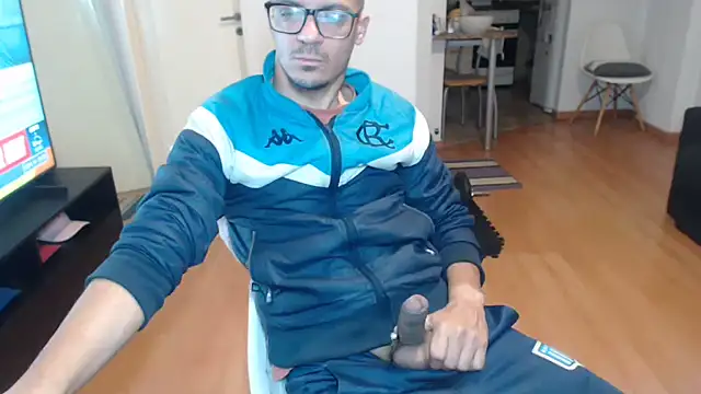 guachin hunk online show from June 12, 10:51 pm