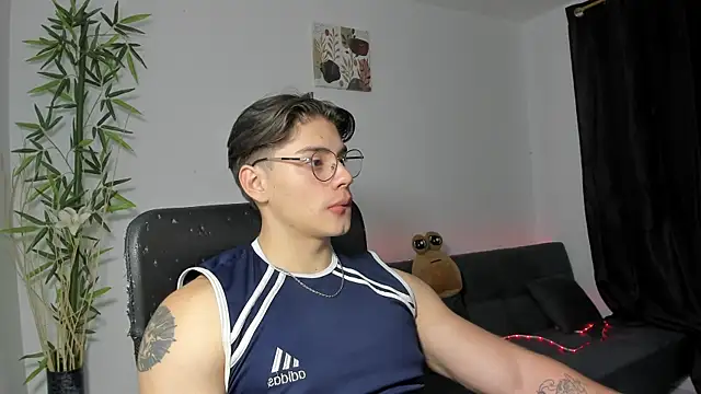 Snapshot of Giordano_Russo chatting on January 14, 7:27 am Giordano Russo online show from January 14, 7:27 am