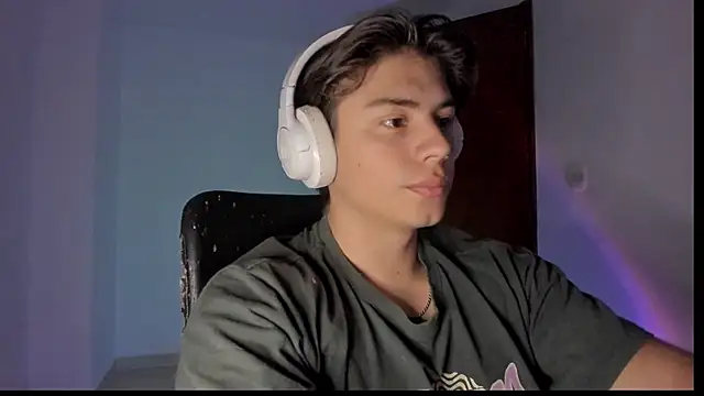 Snapshot of Giordano_Russo chatting on October 15, 4:53 am Giordano Russo online show from October 15, 4:53 am