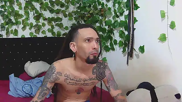 Snapshot of caribbeanlover1 chatting on March 14, 12:43 am caribbeanlover1 online show from March 14, 12:43 am
