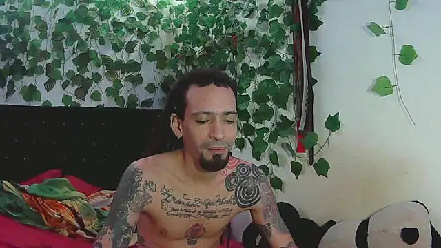 Snapshot of caribbeanlover1 chatting on February 14, 12:25 pm caribbeanlover1 online show from February 14, 12:25 pm