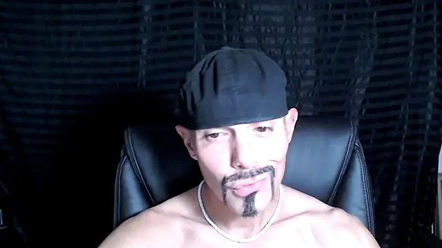 Snapshot of ThickD2C chatting on January 26, 7:52 pm ThickD2C online show from January 26, 7:52 pm