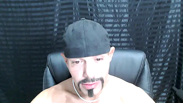 Snapshot of ThickD2C chatting on December 27, 5:48 pm ThickD2C online show from December 27, 5:48 pm