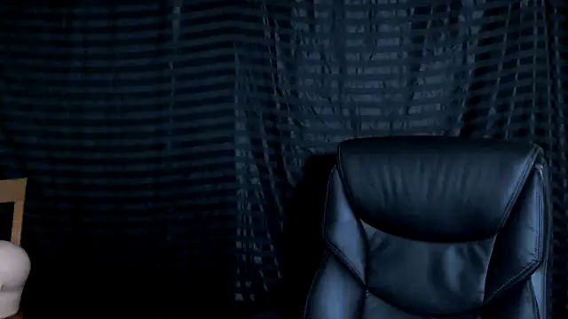 Snapshot of ThickD2C chatting on February 26, 11:24 pm ThickD2C online show from February 26, 11:24 pm