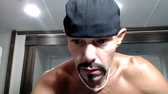 Snapshot of ThickD2C chatting on September 15, 6:53 pm ThickD2C online show from September 15, 6:53 pm