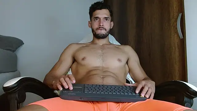 Snapshot of Noah_jhonsonn chatting on January 10, 5:37 am Noah jhonsonn online show from January 10, 5:37 am