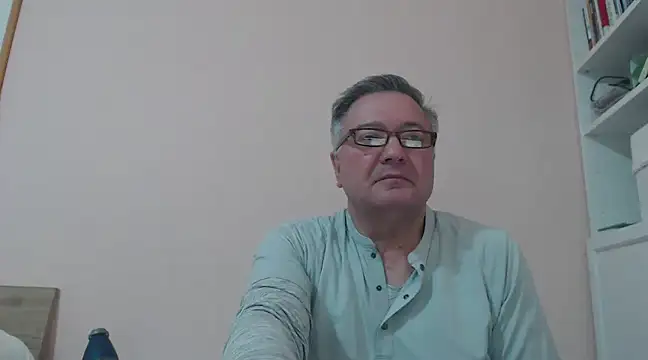 Snapshot of YOU6me chatting on December 19, 8:23 pm YOU6me online show from December 19, 8:23 pm