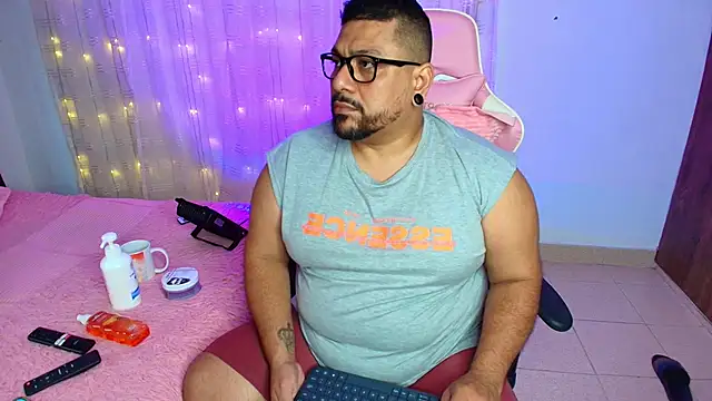 Snapshot of jacoob_woods chatting on February 19, 10:31 pm jacoob woods online show from February 19, 10:31 pm
