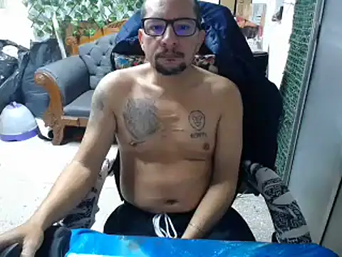 Snapshot of alexam_gal@xh chatting on March 17, 12:36 pm alexam galxh online show from March 17, 12:36 pm