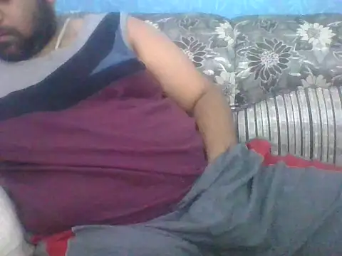 chubby exhibitionist online show from November 14, 9:05 pm