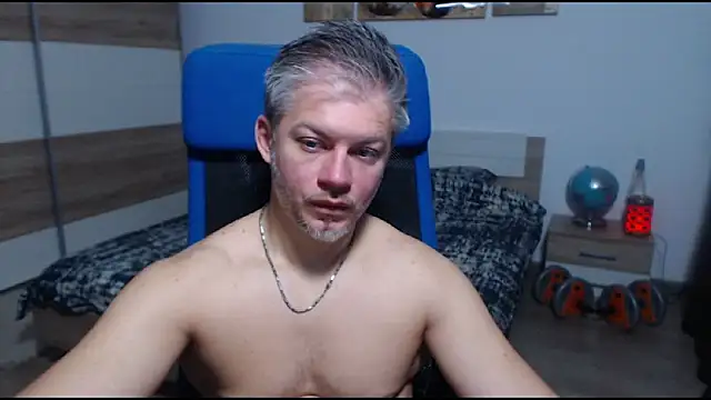 RobbyShawz online show from October 28, 5:43 am