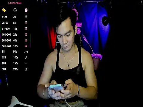 000batman000 online show from March 6, 5:15 am