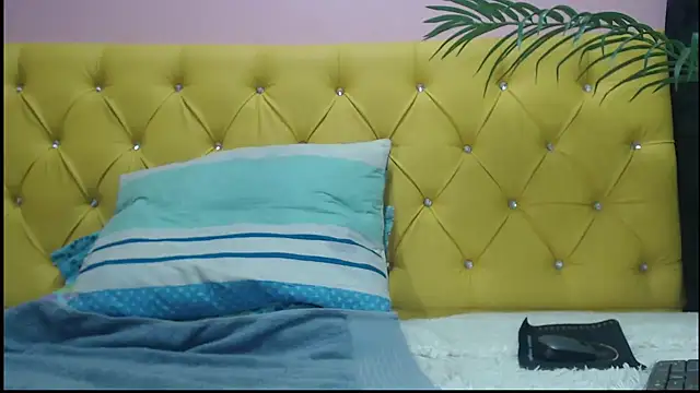 Snapshot of oso_dirty_ chatting on December 15, 5:42 pm oso dirty  online show from December 15, 5:42 pm