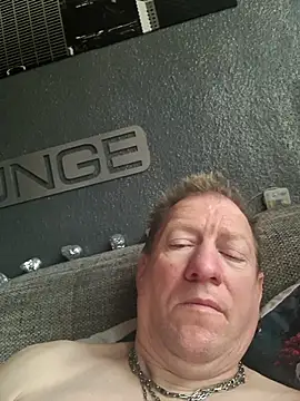 tomtom111111 online show from November 4, 1:34 pm