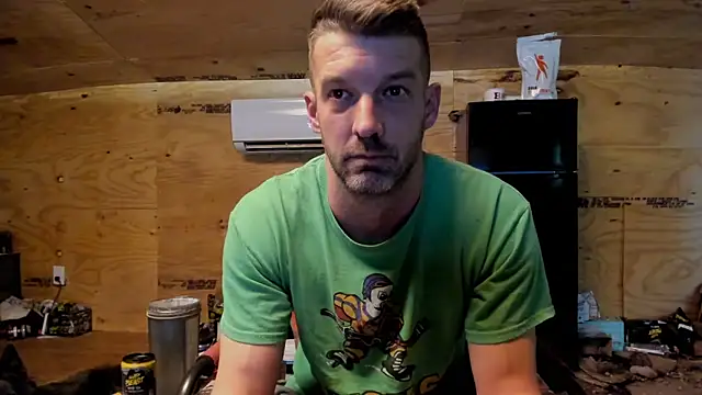 Snapshot of Kenny_Kyle chatting on September 28, 10:19 pm Kenny Kyle online show from September 28, 10:19 pm