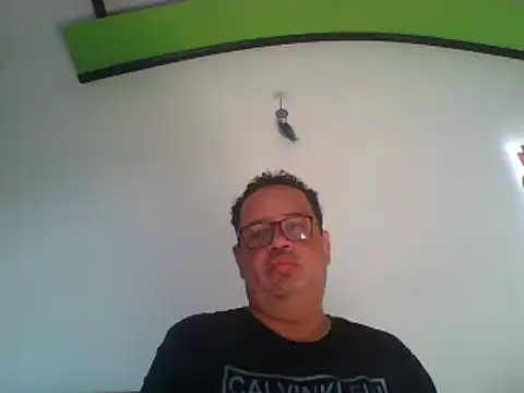 Snapshot of djtomxxx2777 chatting on February 4, 8:17 pm djtomxxx2777 online show from February 4, 8:17 pm