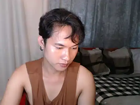 asiancuckyguy69 online show from February 10, 10:47 pm