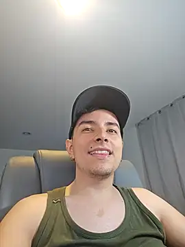 Snapshot of Jhoan_saenz chatting on October 3, 3:00 am Jhoan saenz online show from October 3, 3:00 am