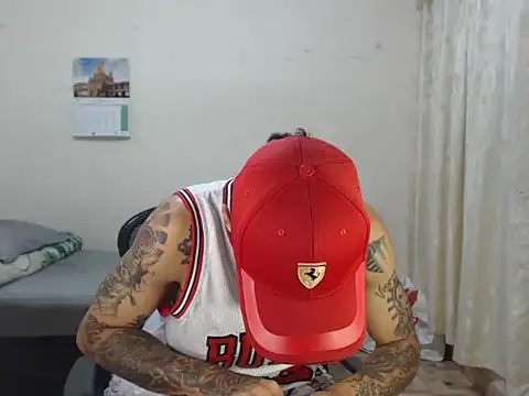 emiliano hottt online show from March 27, 10:11 pm