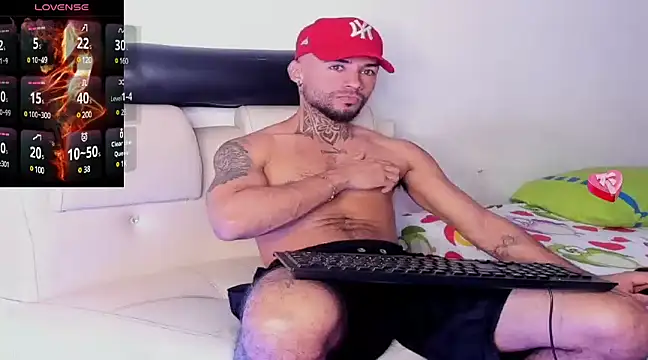 Snapshot of yomo95 chatting on January 24, 8:54 pm yomo95 online show from January 24, 8:54 pm